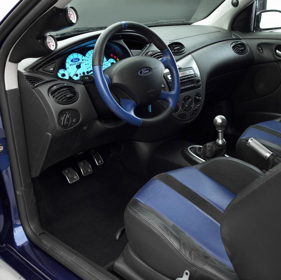  Ford Focus RS8 2003 года  (фото 4 из 12)